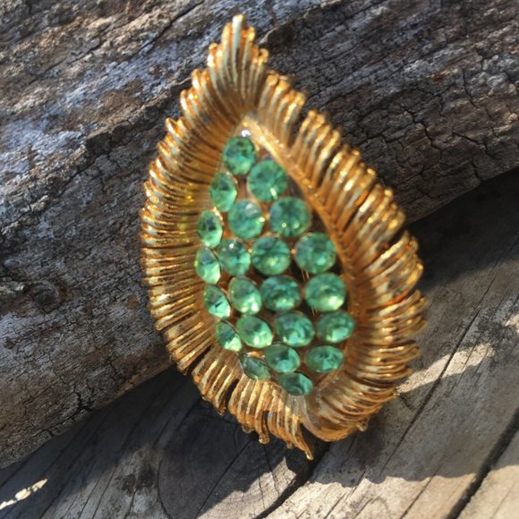 Vintage Mid Century Pale Green Rhinestone Gold Leaf Pin Brooch - Picture 10 of 10